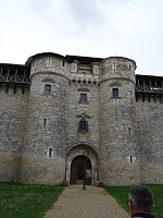 Chateau de Mauriac (03), Entree